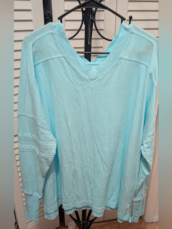 Free People Tops - Free People Aqua Blue Long Sleeve Top Size Medium